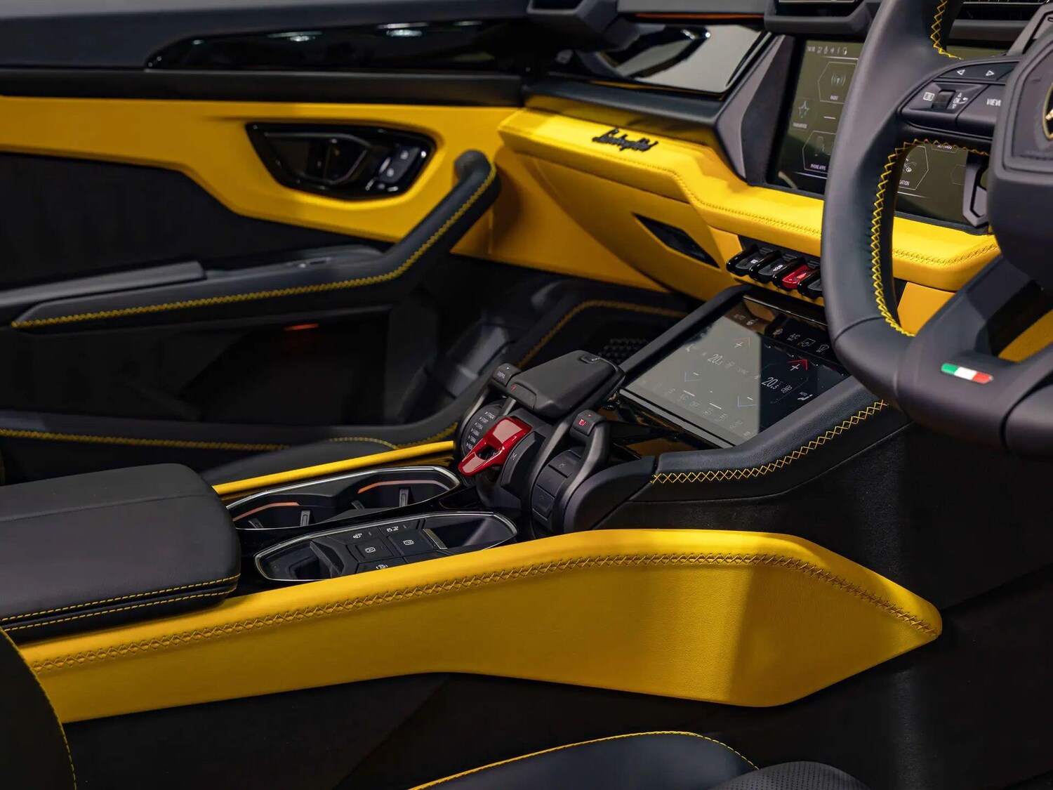 Used Lamborghini Urus 2025 for sale - 78100417: Photo 27