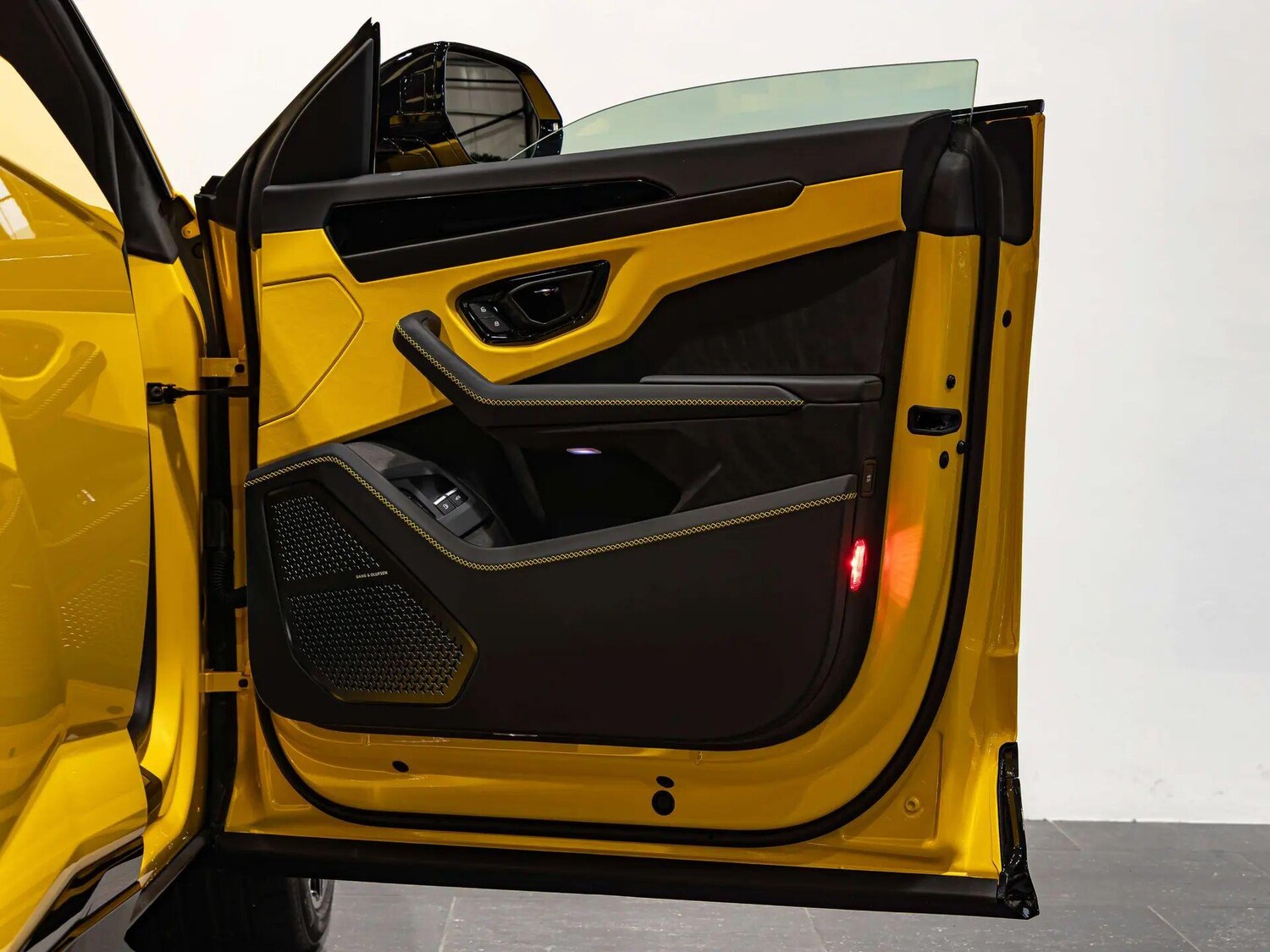 Used Lamborghini Urus 2025 for sale - 78100417: Photo 28