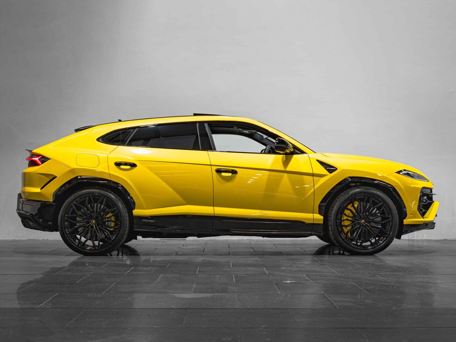 Used Lamborghini Urus 2025 for sale - 78100417: Photo 6