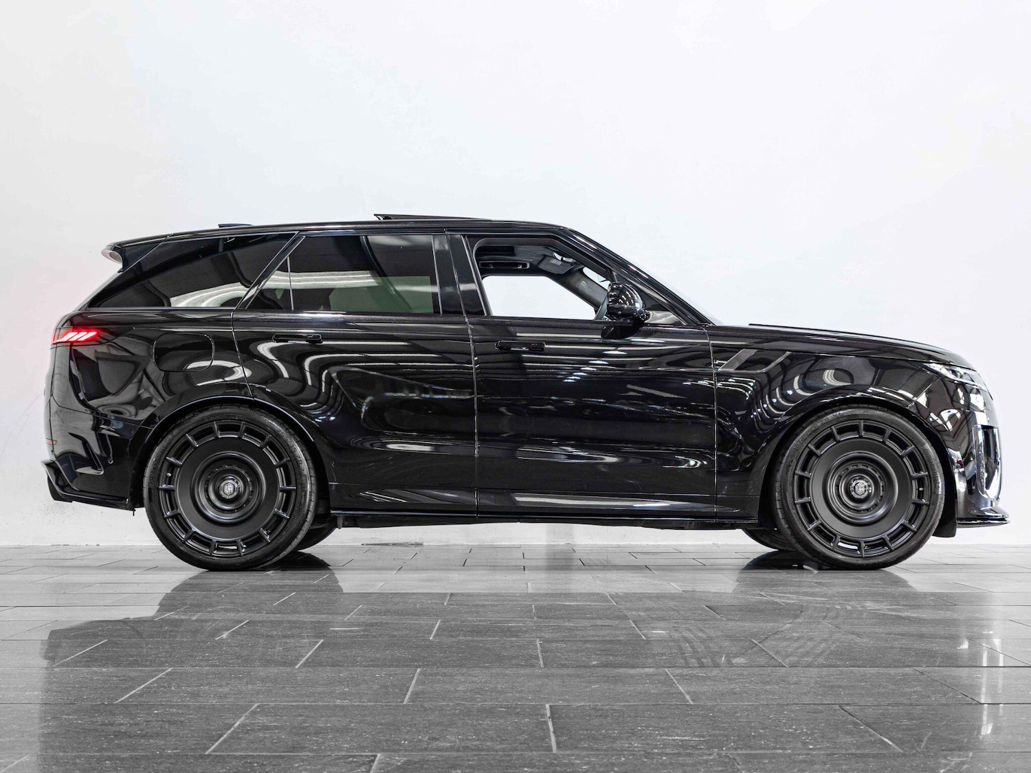 Used Land Rover Range Rover Sport 2024 for sale - 76360976: Photo 6