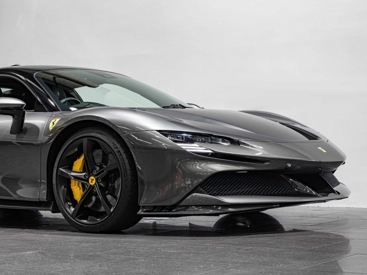 Used Ferrari SF90 Spider 2020 for sale - 76158446: Photo 24