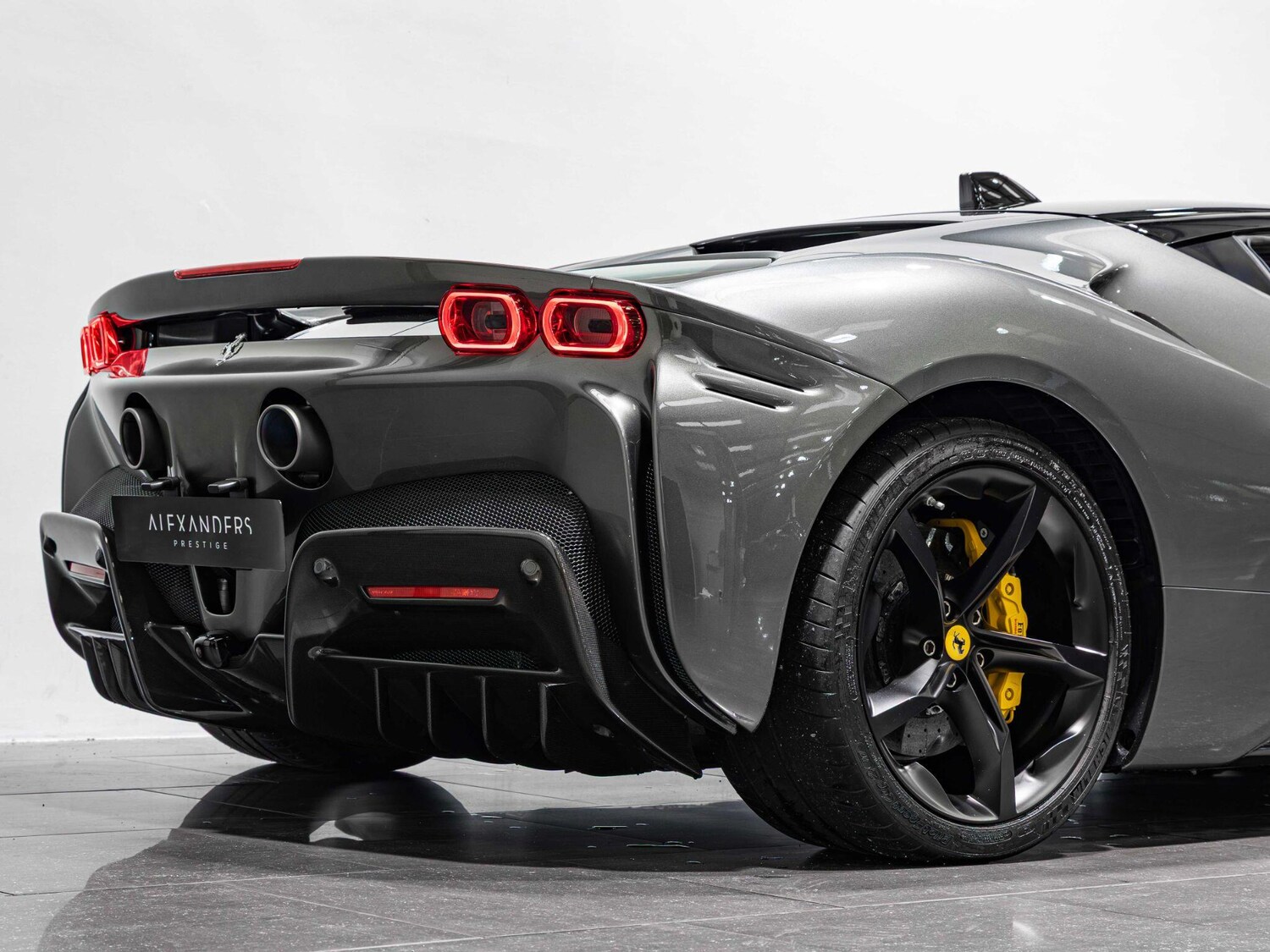 Used Ferrari SF90 Spider 2020 for sale - 76158446: Photo 25