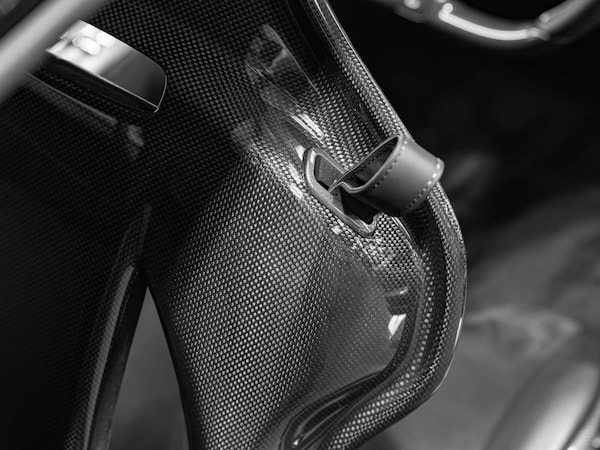 Used Ferrari SF90 Stradale 2020 for sale - 76158446: Photo 2