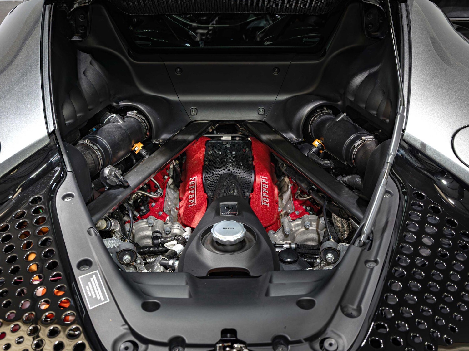 Used Ferrari SF90 Spider 2020 for sale - 76158446: Photo 32