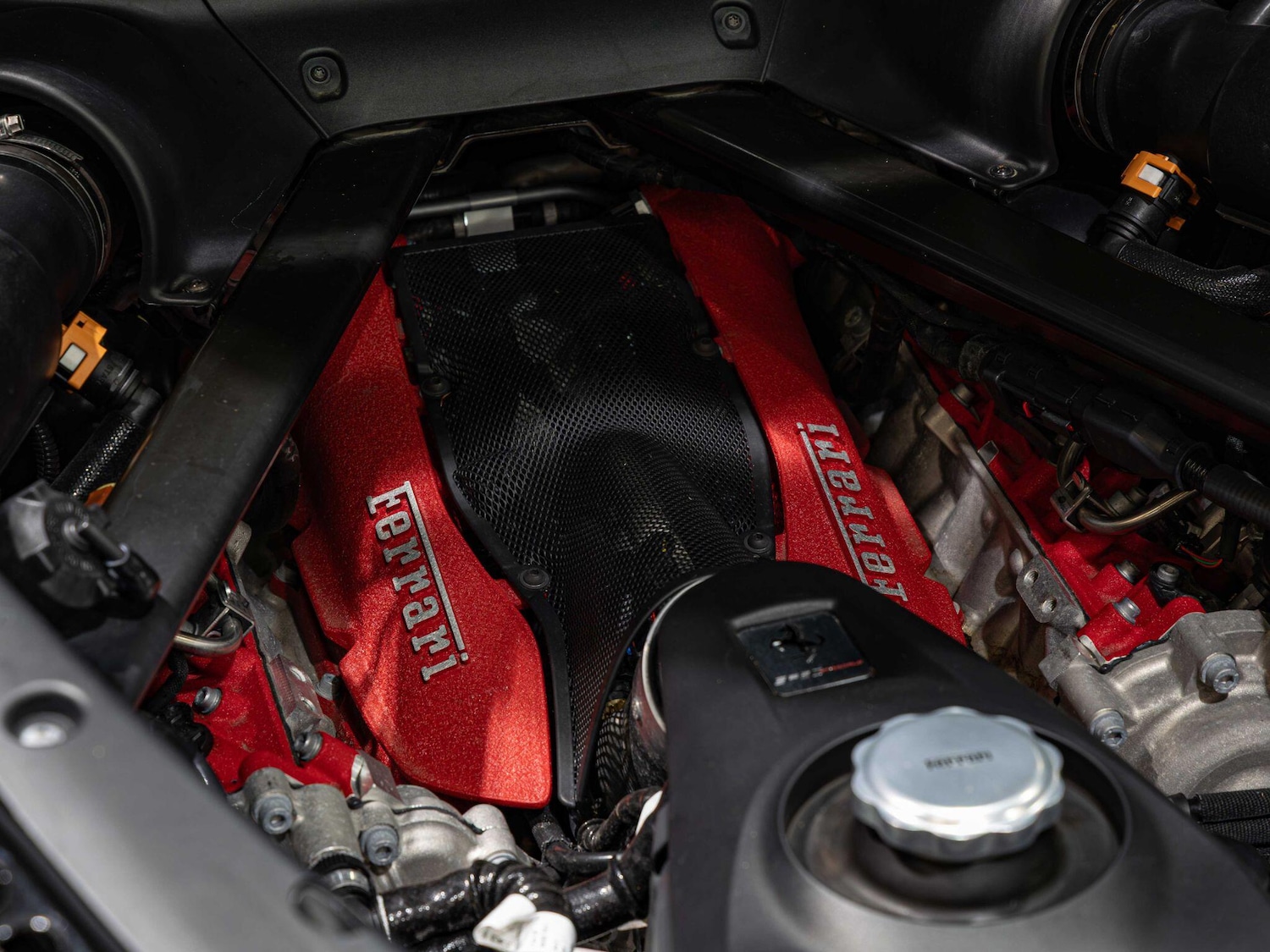 Used Ferrari SF90 Spider 2020 for sale - 76158446: Photo 33