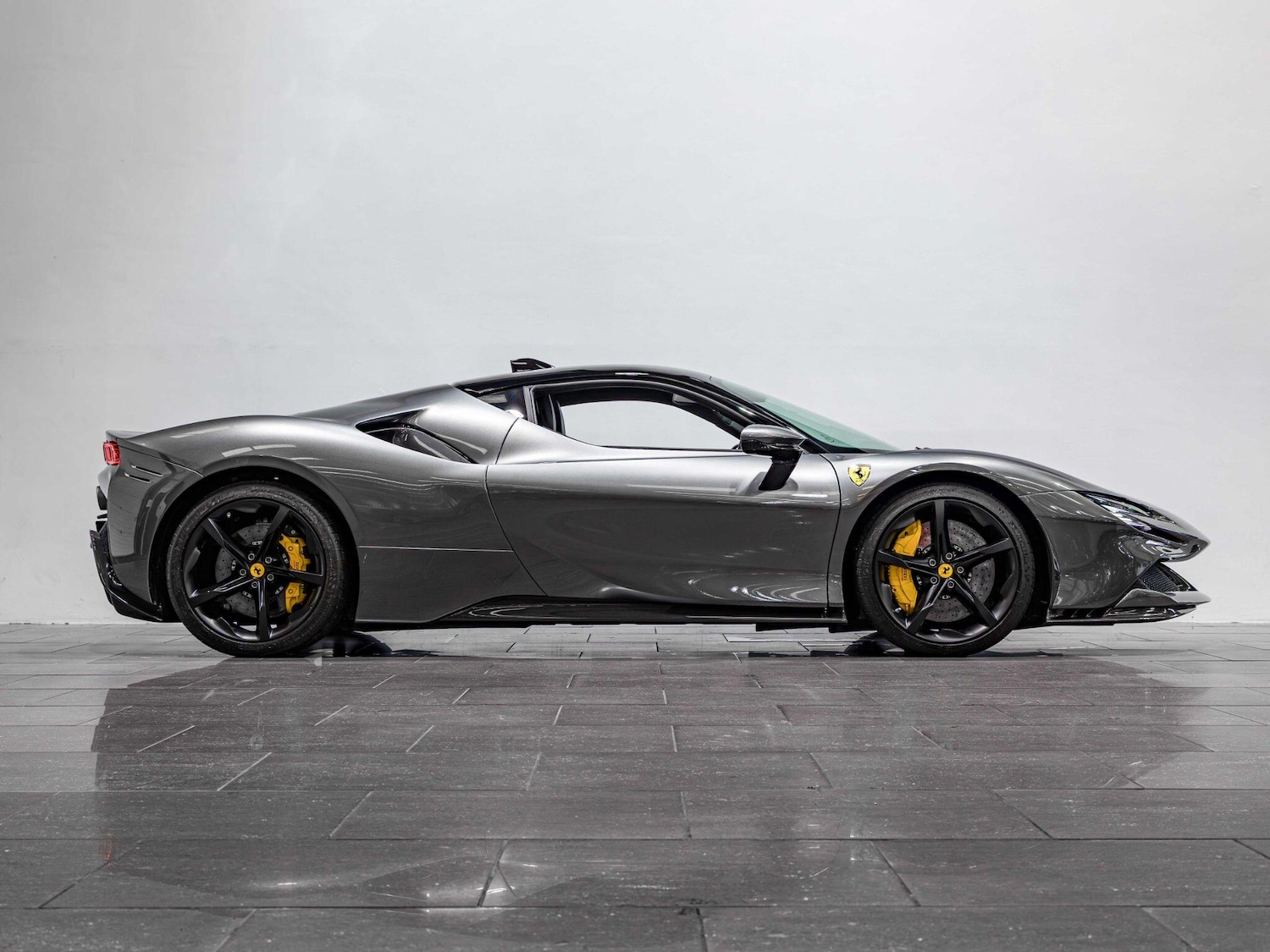 Used Ferrari SF90 Spider 2020 for sale - 76158446: Photo 5