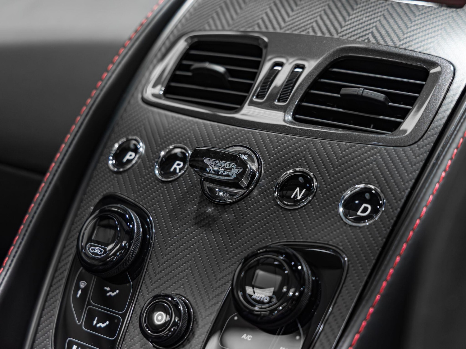 Used Aston Martin Vanquish 2015 for sale - 77441398: Photo 16