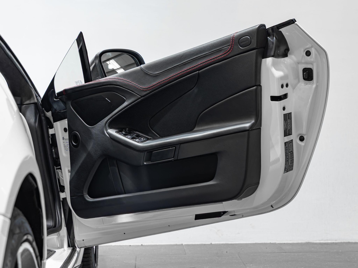 Used Aston Martin Vanquish 2015 for sale - 77441398: Photo 21