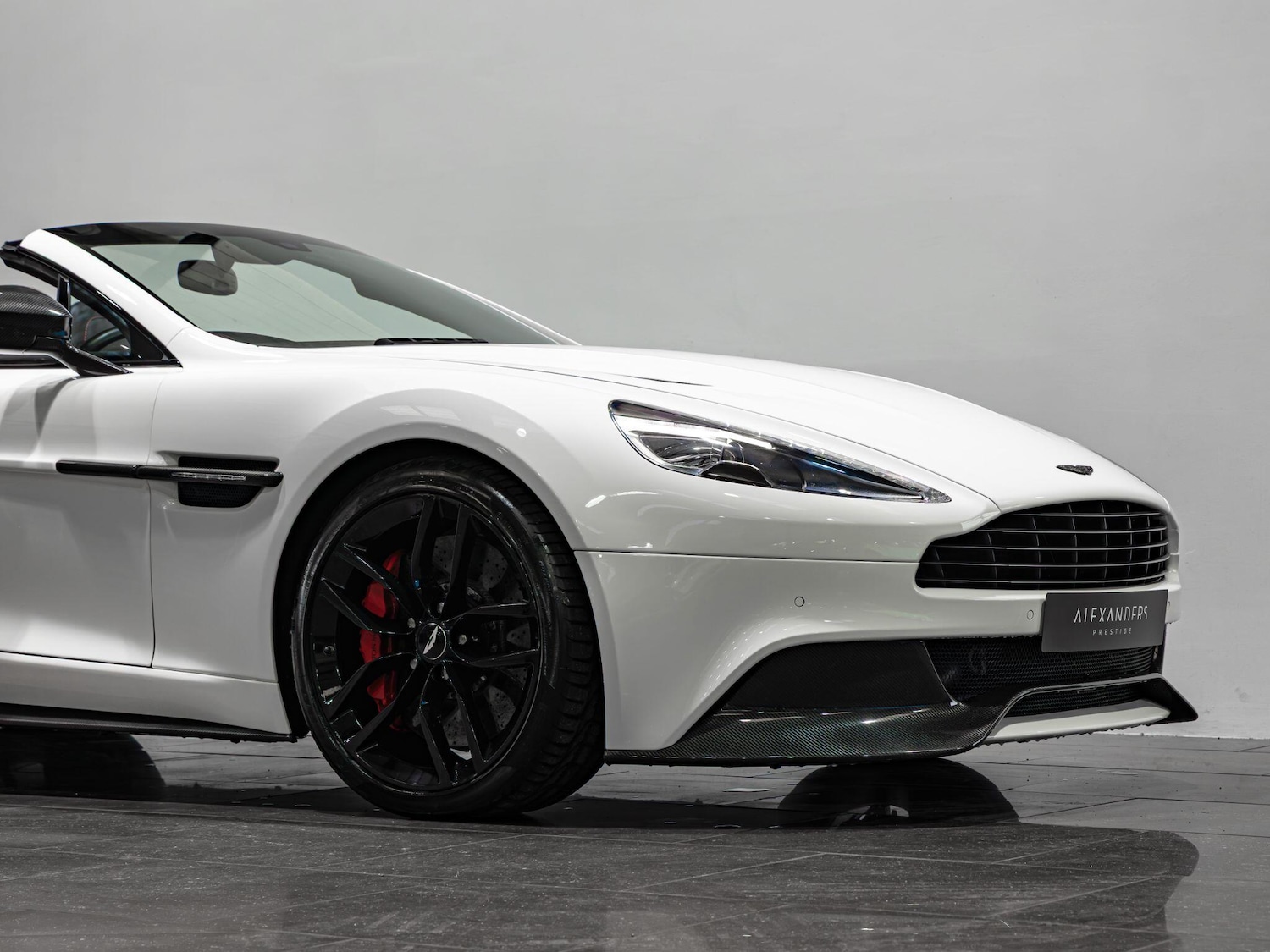 Used Aston Martin Vanquish 2015 for sale - 77441398: Photo 24