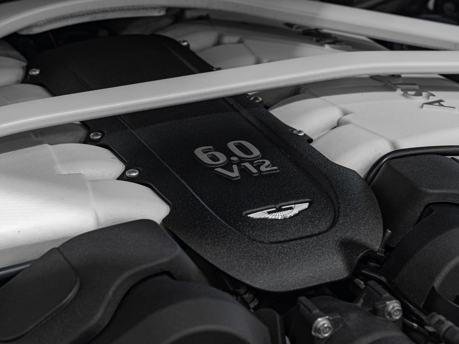 Used Aston Martin Vanquish 2015 for sale - 77441398: Photo 31