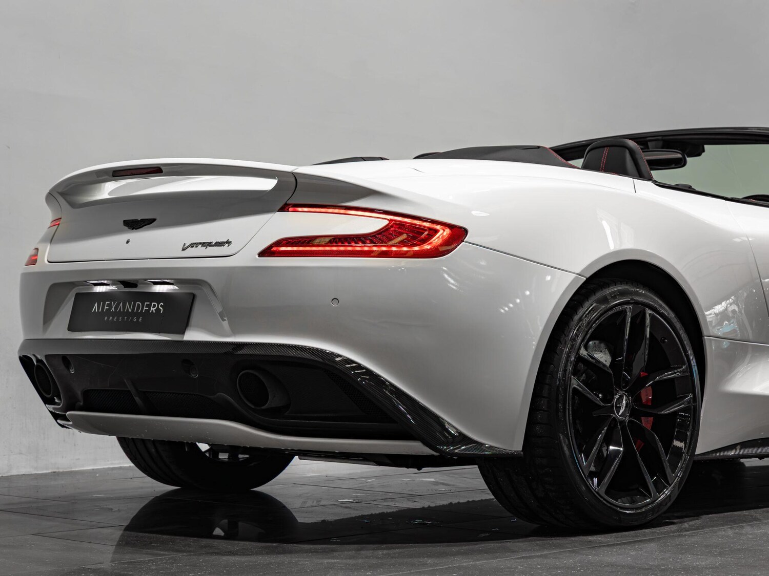 Used Aston Martin Vanquish 2015 for sale - 77441398: Photo 34