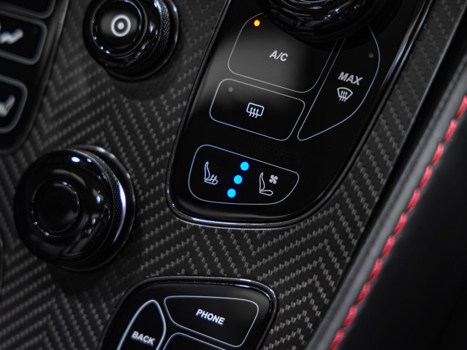 Used Aston Martin Vanquish 2015 for sale - 77441398: Photo 4