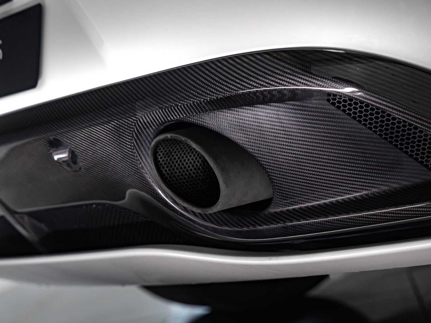 Used Aston Martin Vanquish 2015 for sale - 77441398: Photo 6