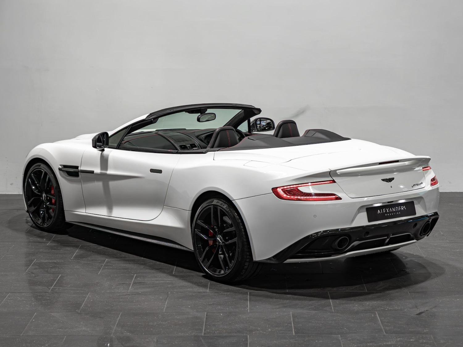 Used Aston Martin Vanquish 2015 for sale - 77441398: Photo 9