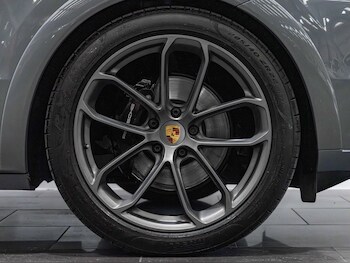 Used Porsche Cayenne 2024 for sale - 77768620: Photo