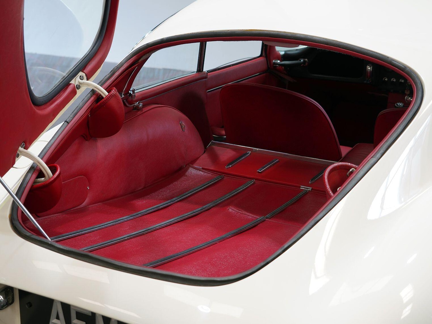 Used Jaguar E-Type for sale - 76993970: Photo 41