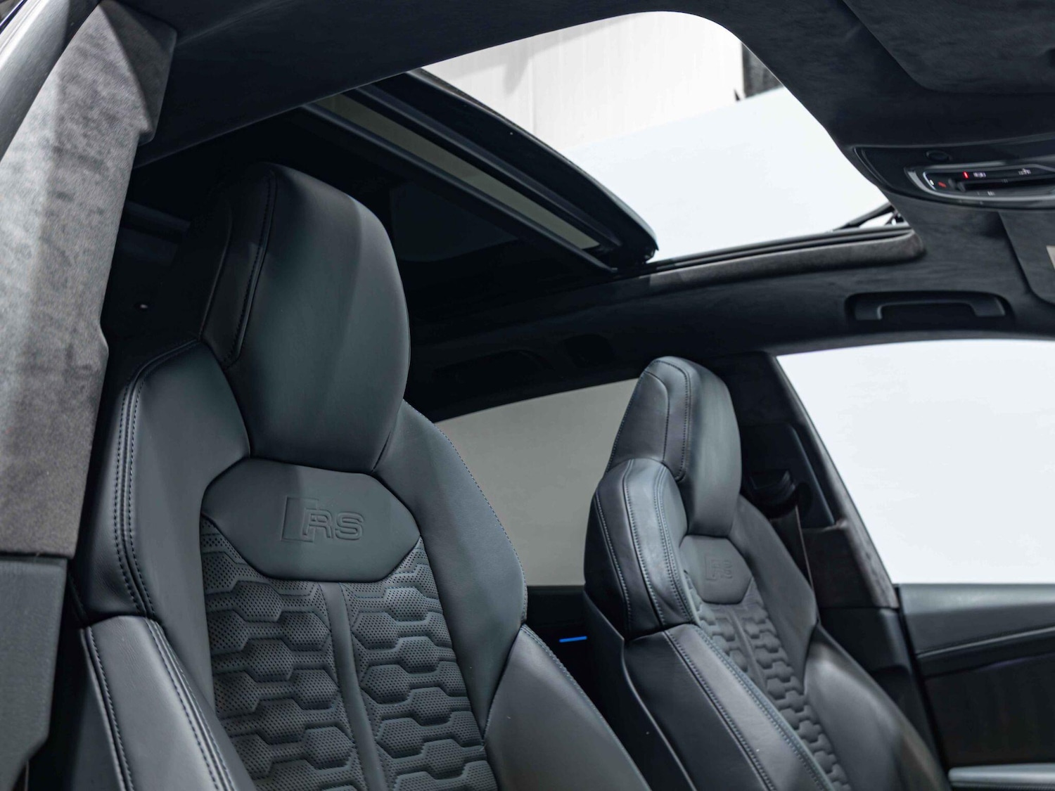 Used Audi RS Q8 2020 for sale - 77029786: Photo 2