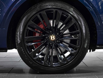 Used Bentley Bentayga 2020 for sale - 76646017: Photo