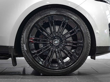 Used Land Rover Range Rover 2025 for sale - 76689925: Photo
