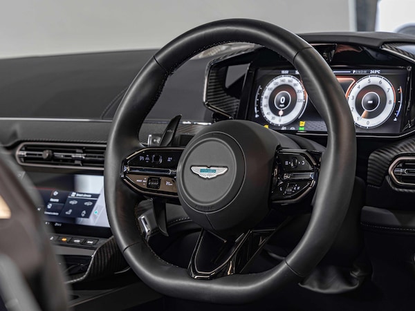 Used Aston Martin Vanquish for sale - 75646118: Photo 11