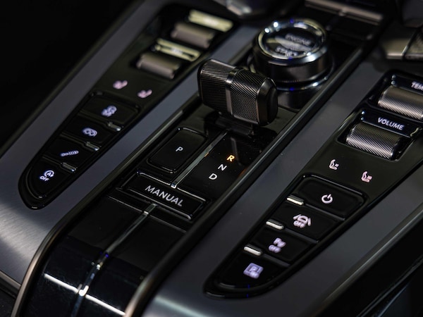 Used Aston Martin Vanquish for sale - 75646118: Photo 13