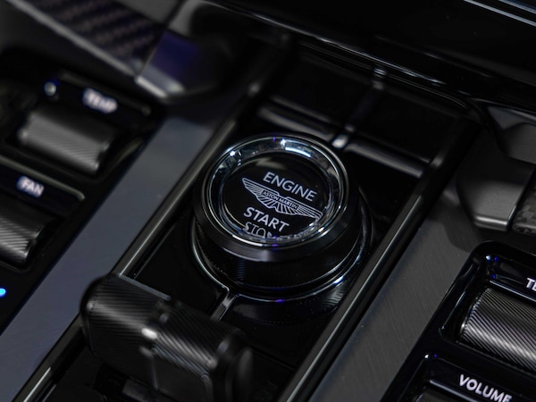 Used Aston Martin Vanquish for sale - 75646118: Photo 15