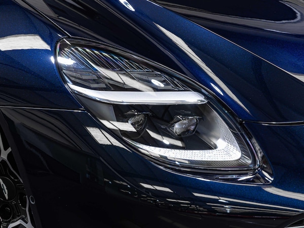 Used Aston Martin Vanquish for sale - 75646118: Photo 28