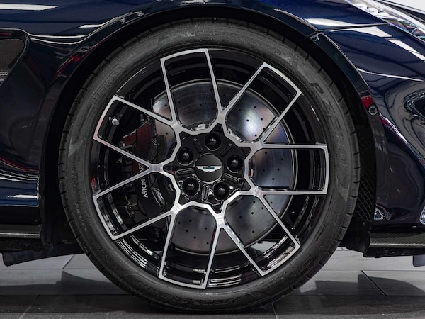 Used Aston Martin Vanquish for sale - 75646118: Photo 8