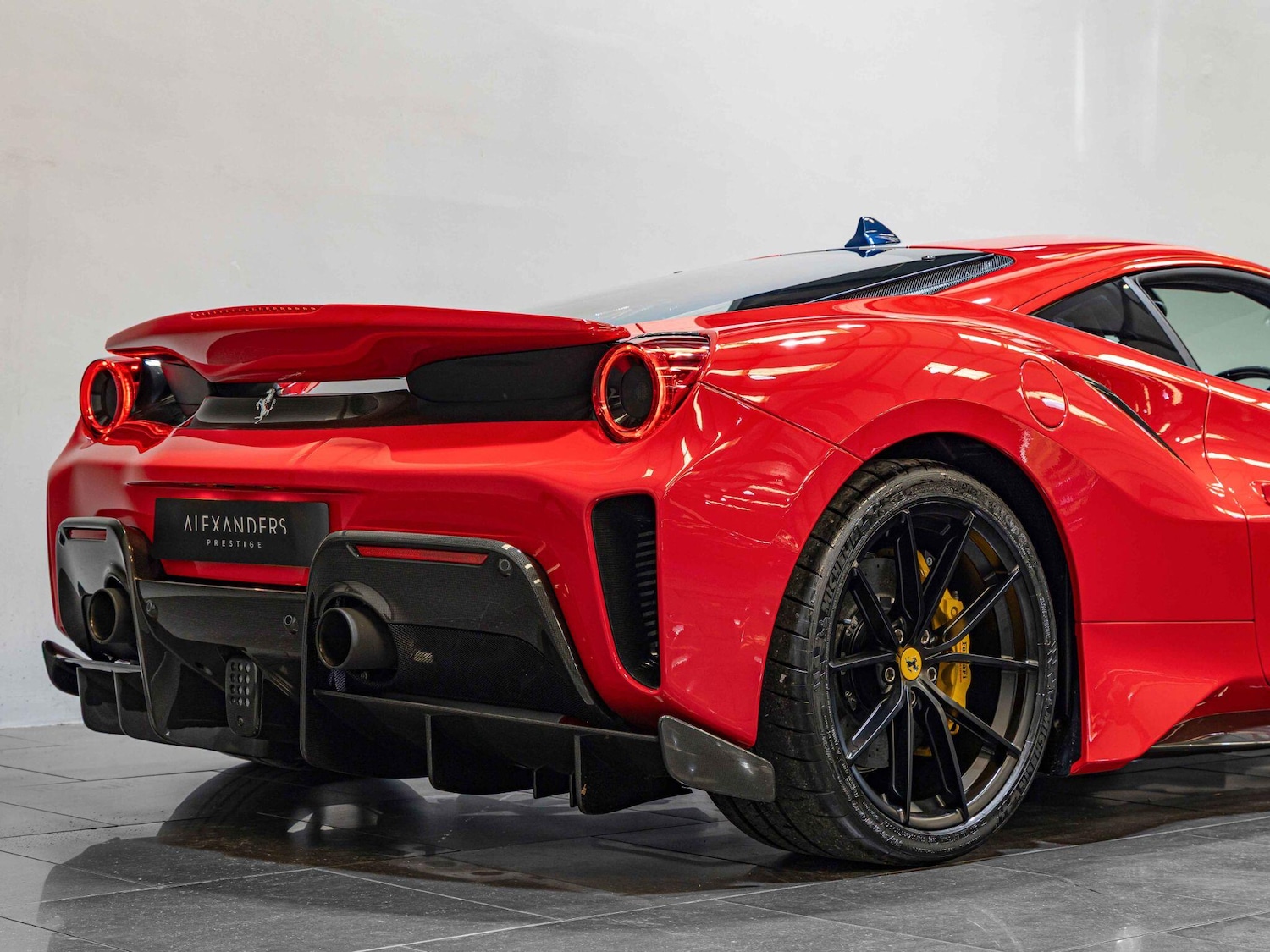 Used Ferrari 488 Pista 2019 for sale - 76348827: Photo 13