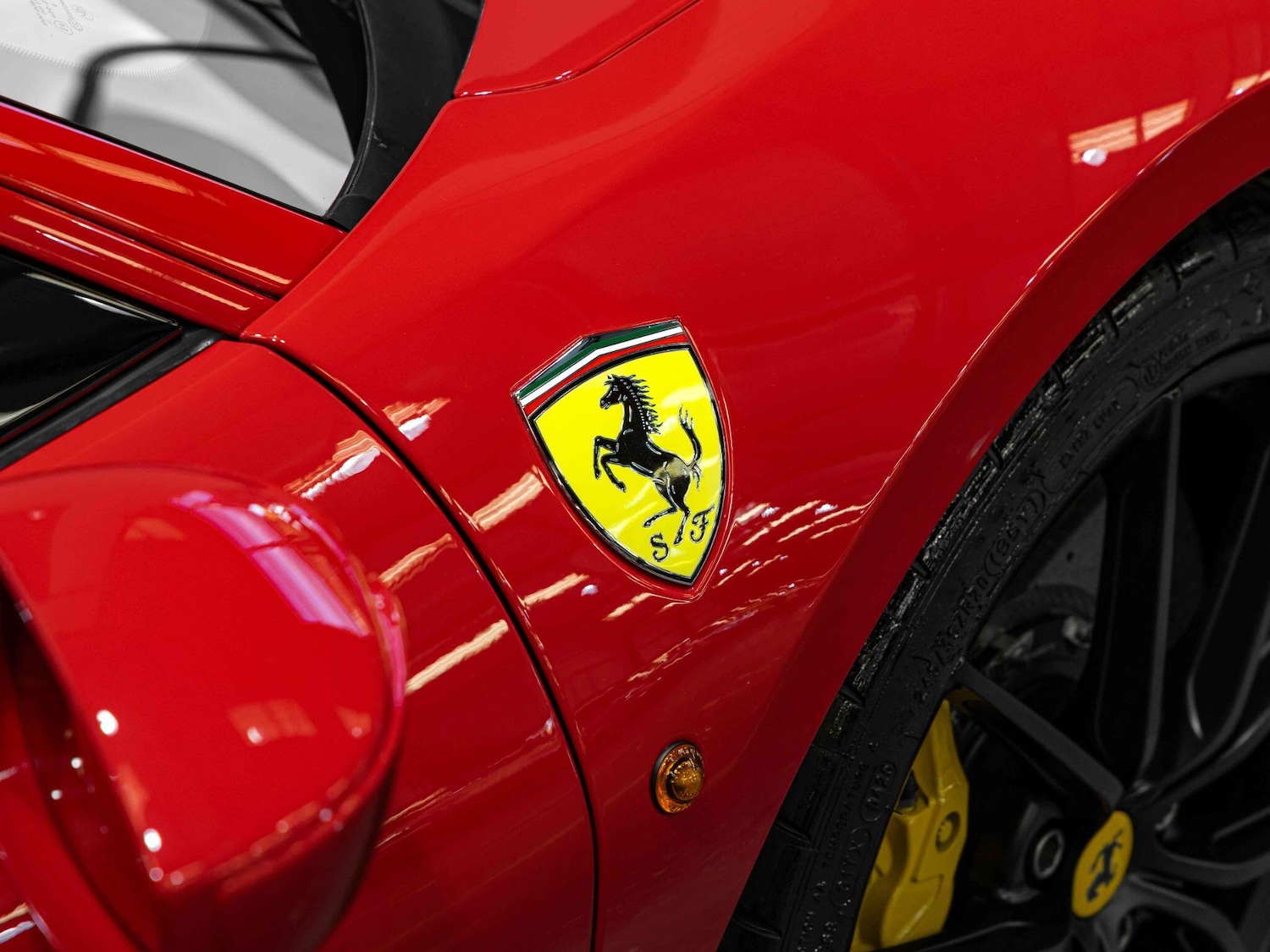 Used Ferrari 488 Pista 2019 for sale - 76348827: Photo 15