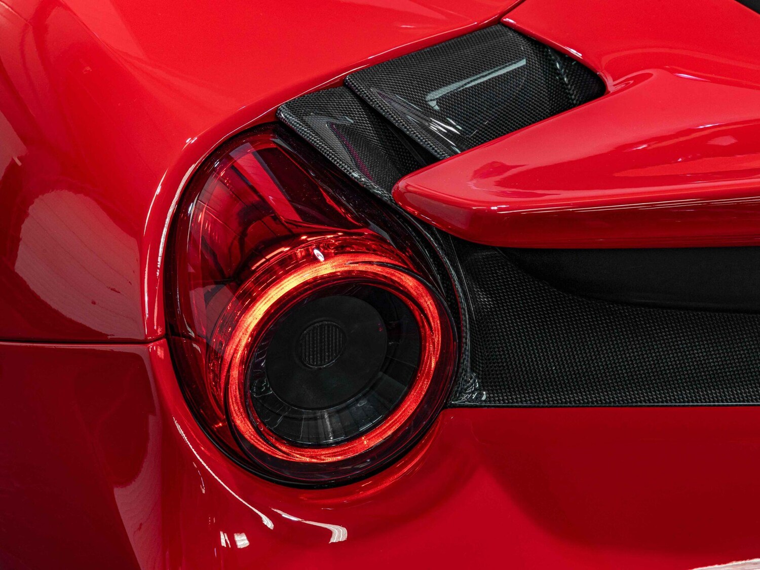 Used Ferrari 488 Pista 2019 for sale - 76348827: Photo 18