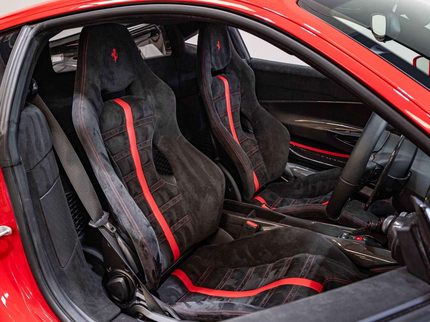 Used Ferrari 488 Pista 2019 for sale - 76348827: Photo 2