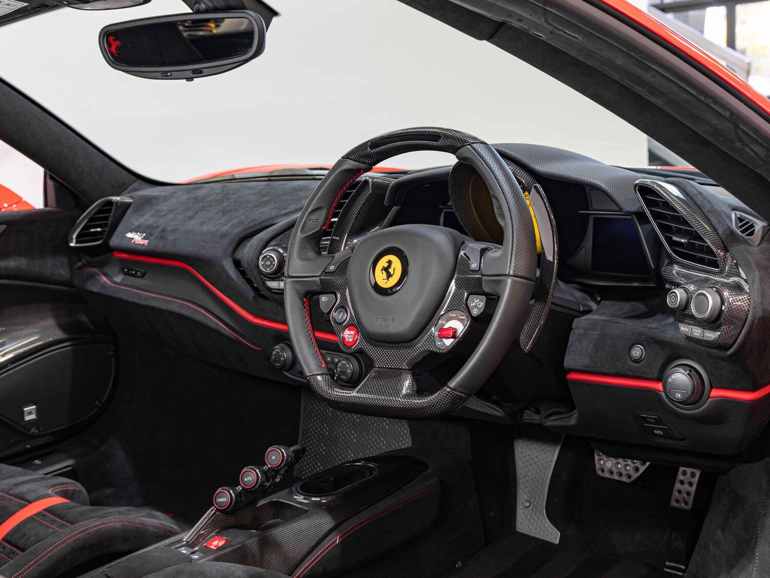 Used Ferrari 488 Pista 2019 for sale - 76348827: Photo 24