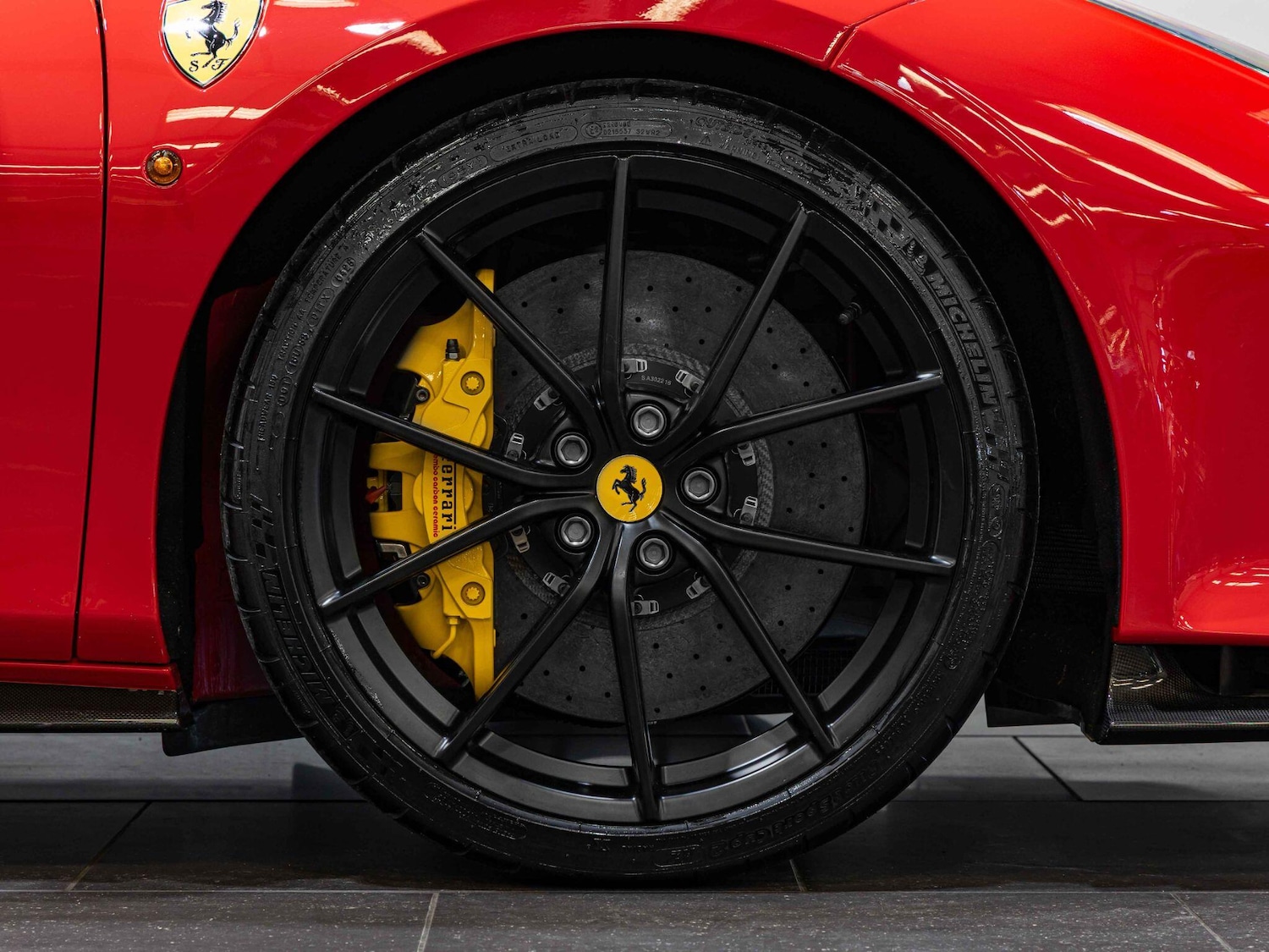 Used Ferrari 488 Pista 2019 for sale - 76348827: Photo 7
