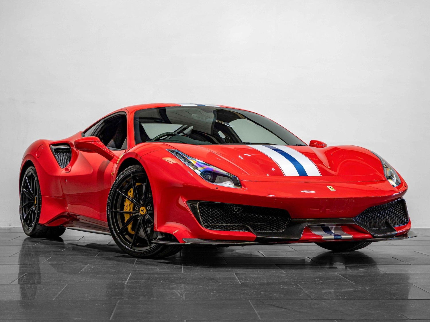 Used Ferrari 488 Pista 2019 for sale - 76348827: Photo 8