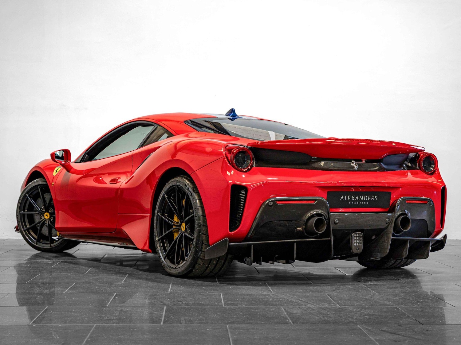 Used Ferrari 488 Pista 2019 for sale - 76348827: Photo 9