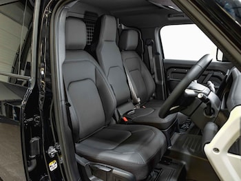 Used Land Rover Defender 110 2024 for sale - 79224424: Photo