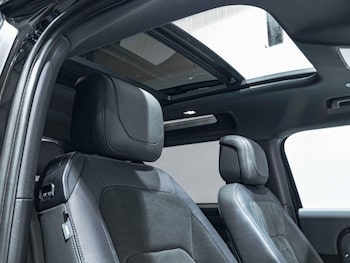 Used Land Rover Defender 90 2024 for sale - 77683260: Photo