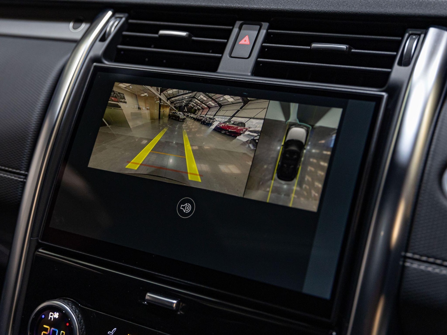 Used Land Rover Discovery 2022 for sale - 77992889: Photo 18