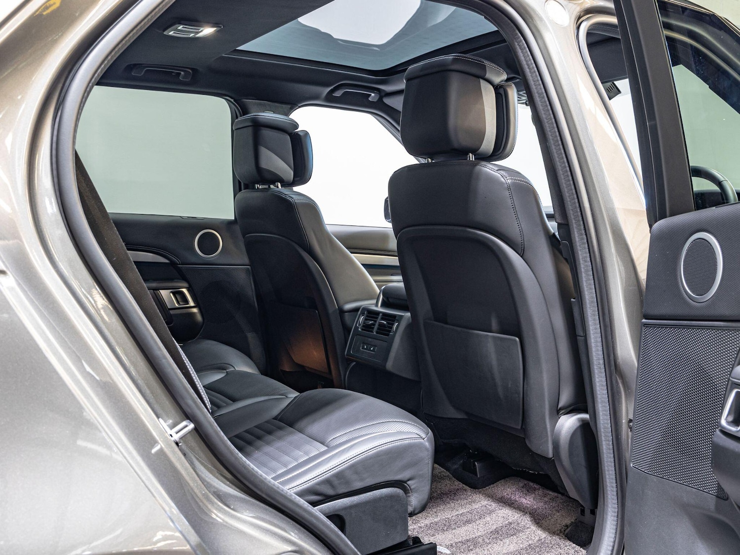 Used Land Rover Discovery 2022 for sale - 77992889: Photo 23