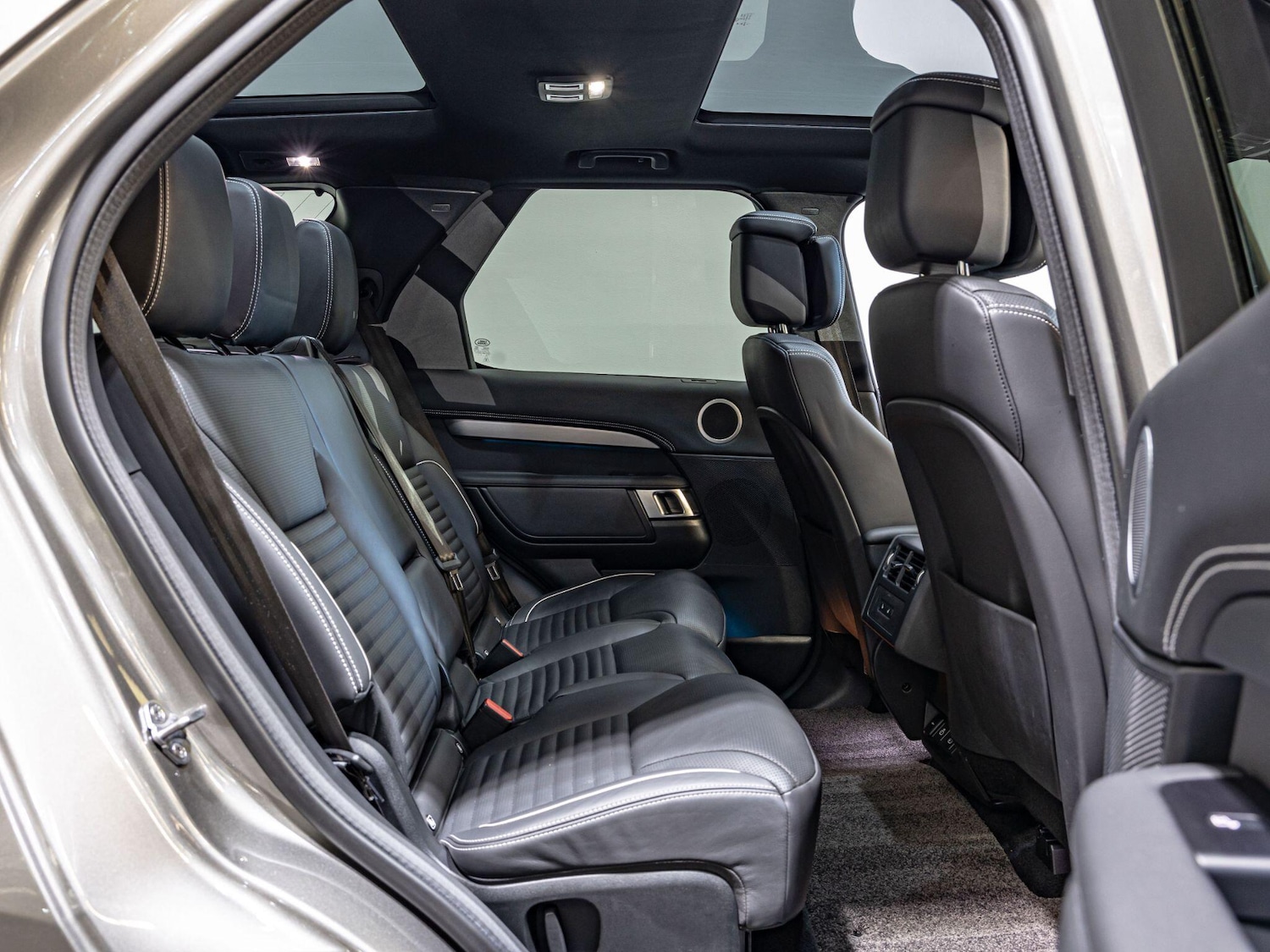 Used Land Rover Discovery 2022 for sale - 77992889: Photo 24