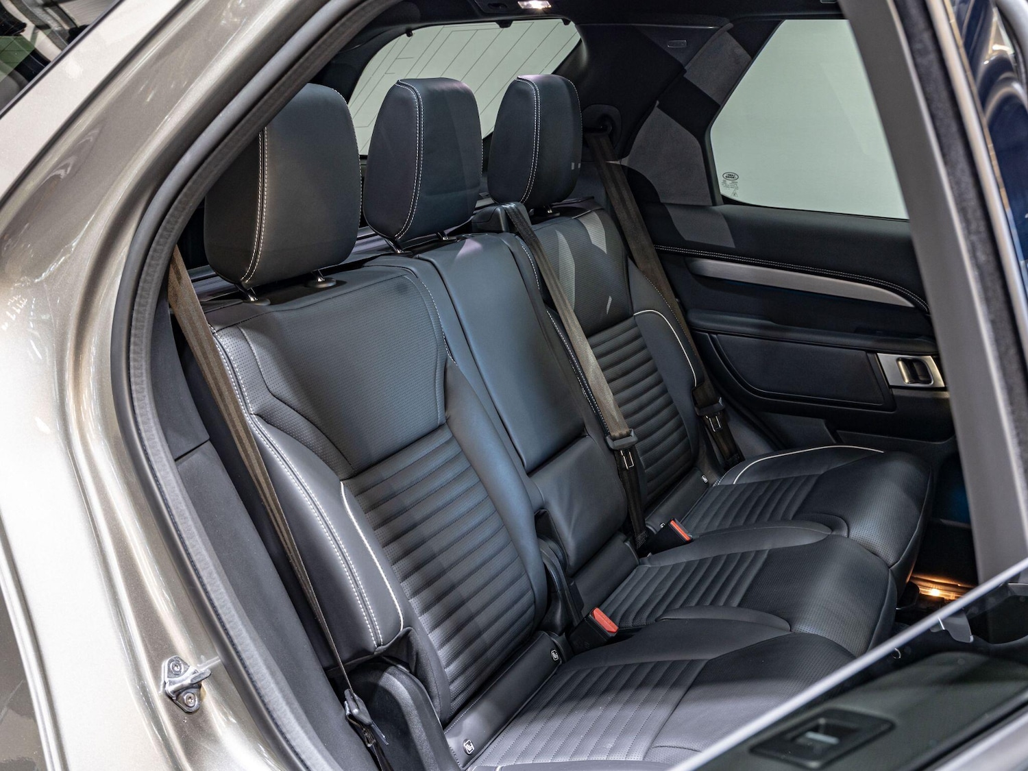 Used Land Rover Discovery 2022 for sale - 77992889: Photo 25