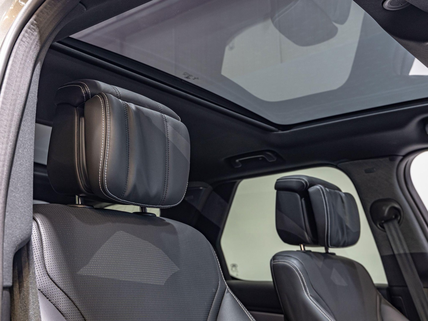 Used Land Rover Discovery 2022 for sale - 77992889: Photo 3