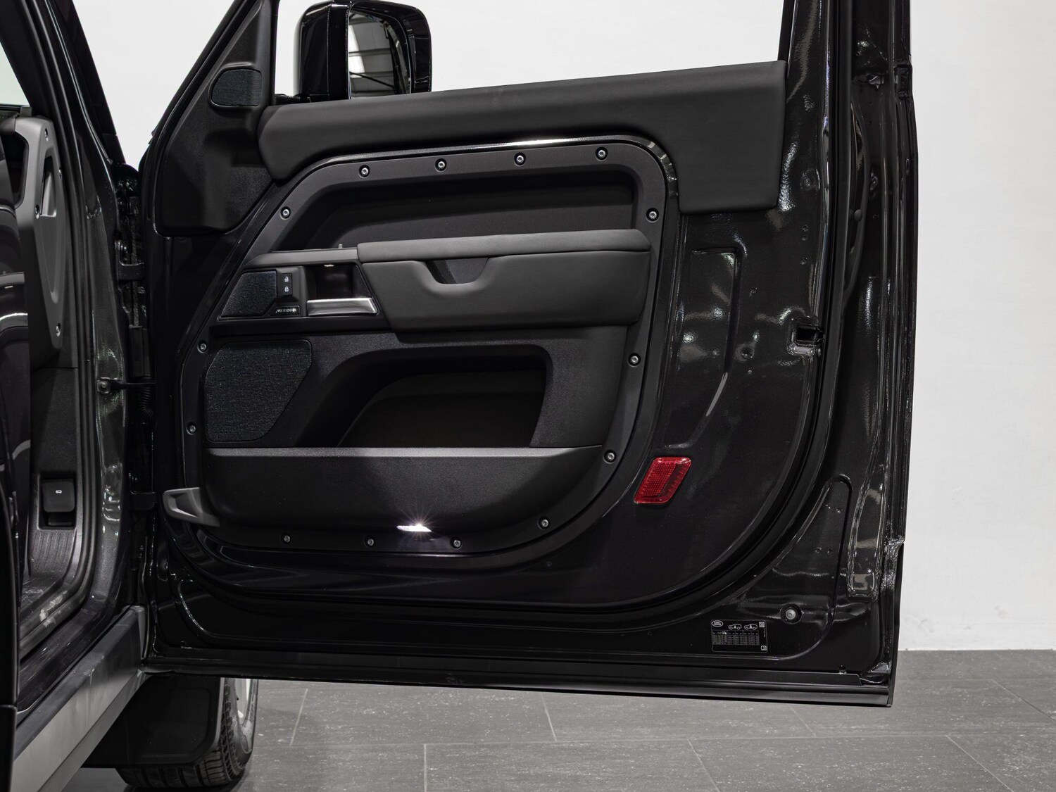 Used Land Rover Defender 90 for sale - 78006636: Photo 14