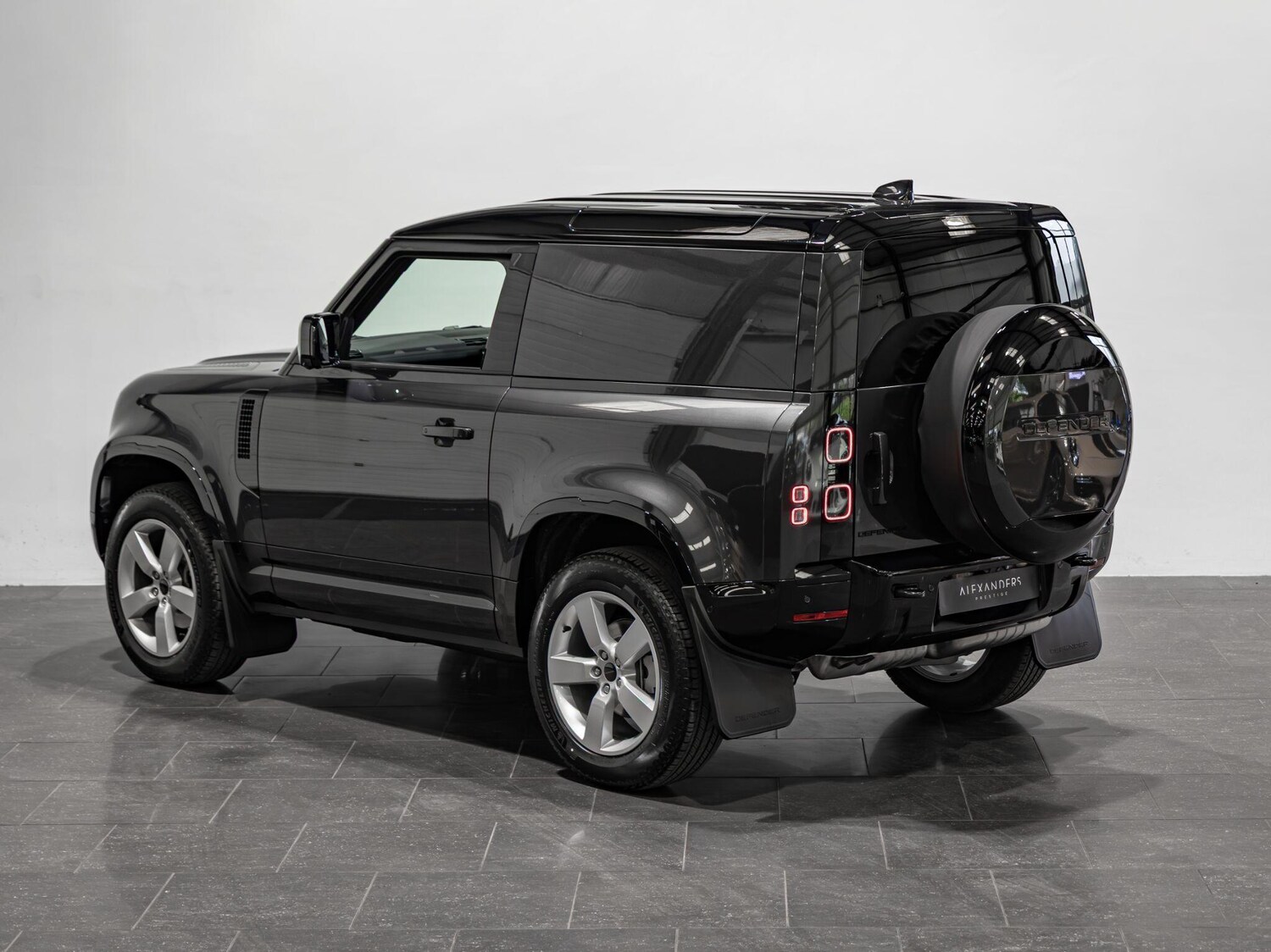 Used Land Rover Defender 90 for sale - 78006636: Photo 6