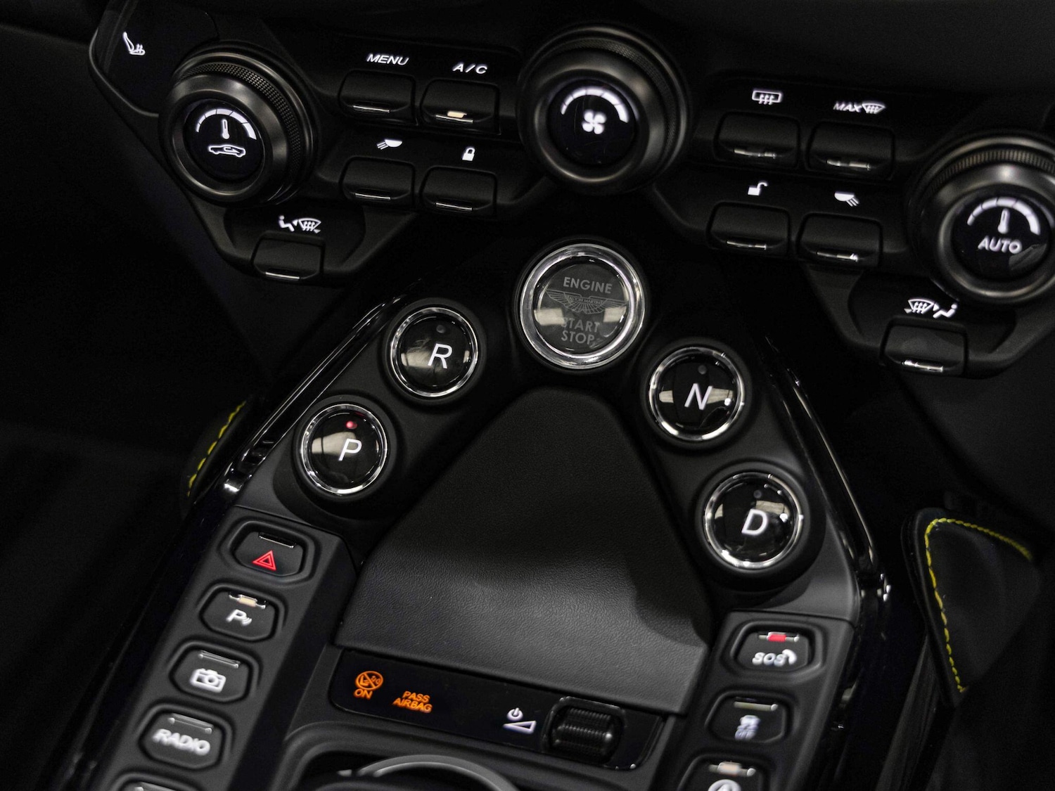 Used Aston Martin Vantage 2022 for sale - 76991623: Photo 13