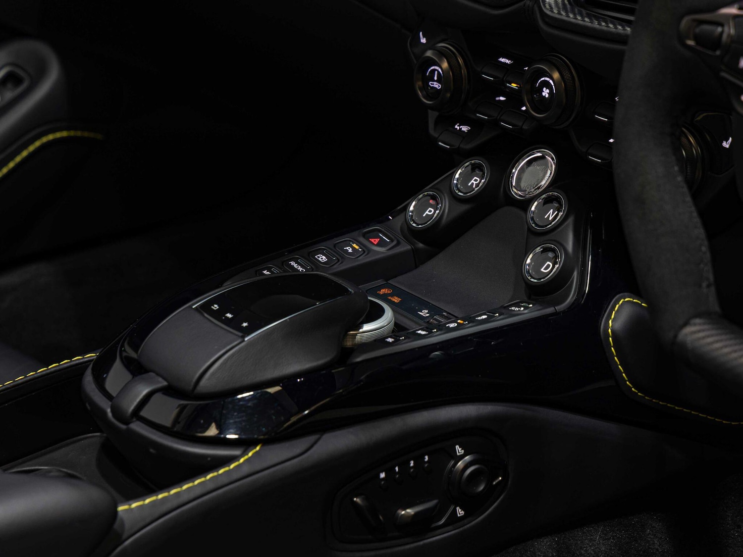 Used Aston Martin Vantage 2022 for sale - 76991623: Photo 15