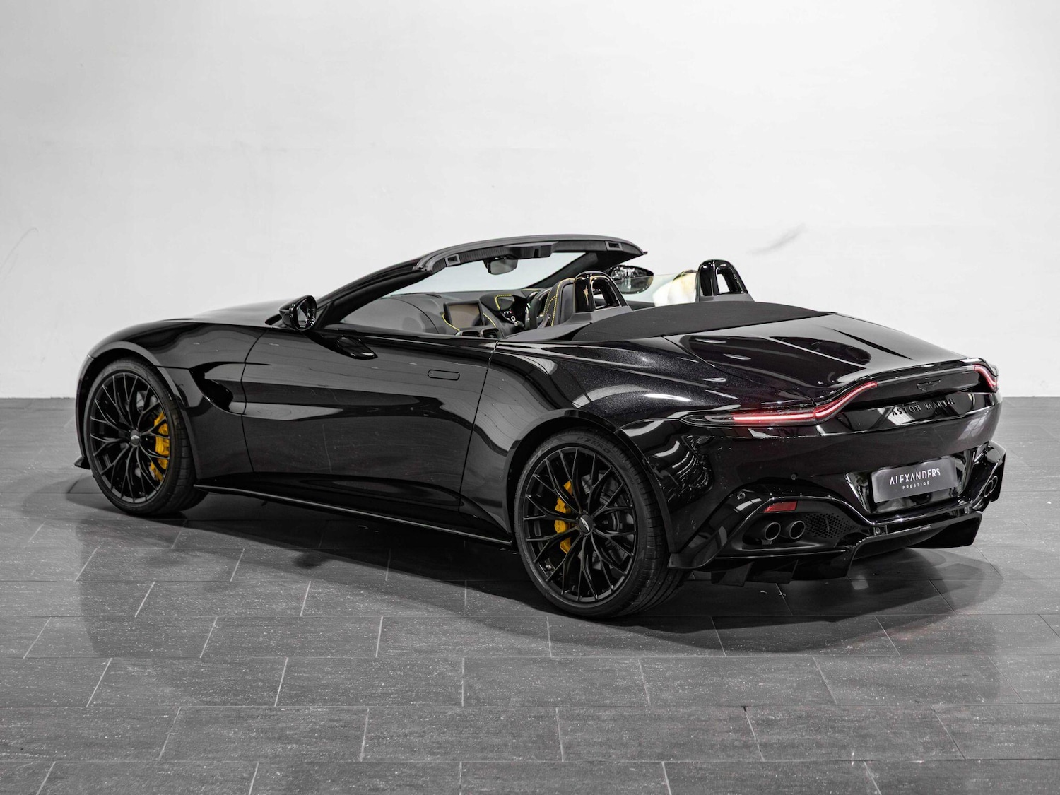 Used Aston Martin Vantage 2022 for sale - 76991623: Photo 5