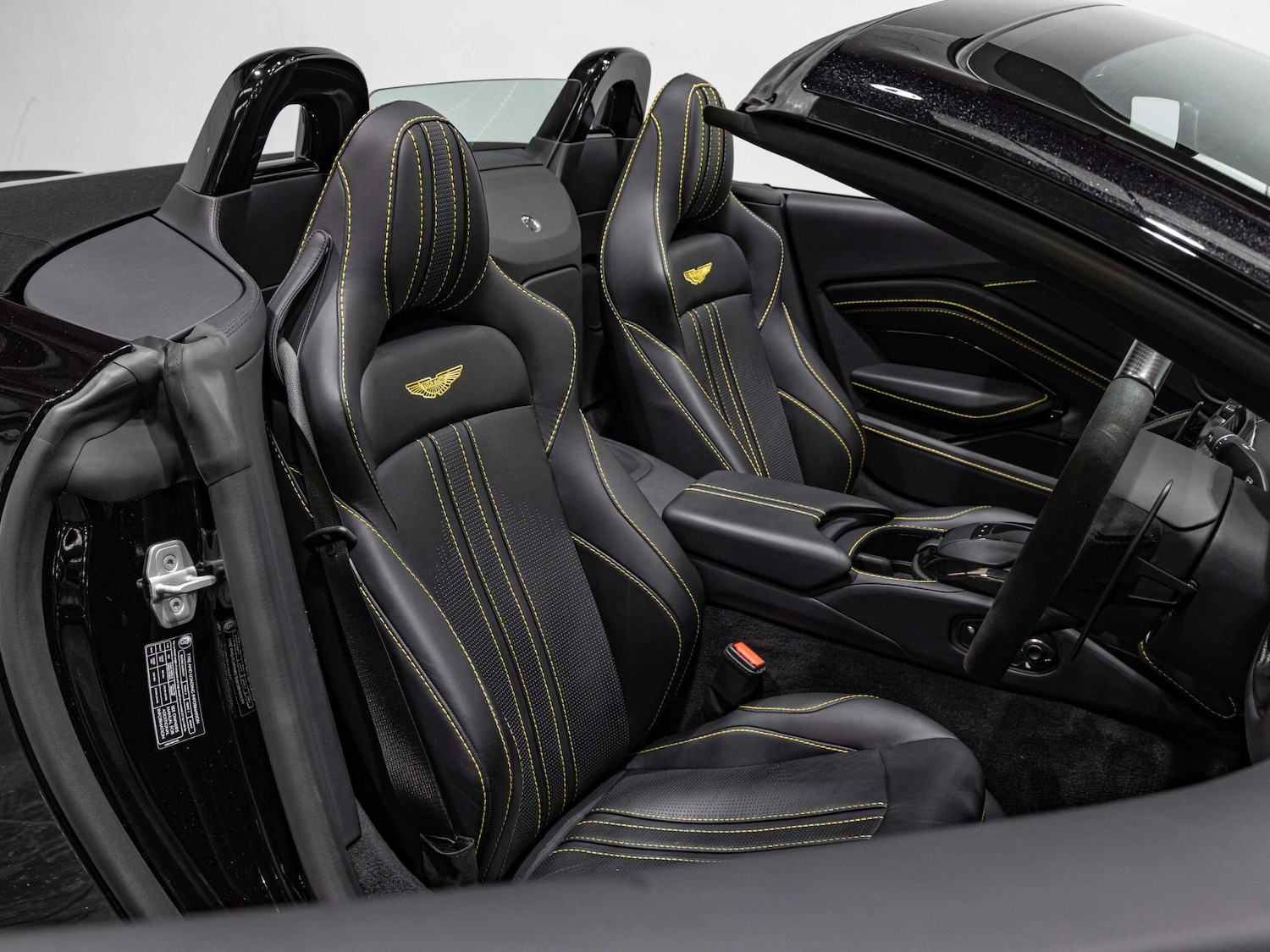 Used Aston Martin Vantage 2022 for sale - 76991623: Photo 8