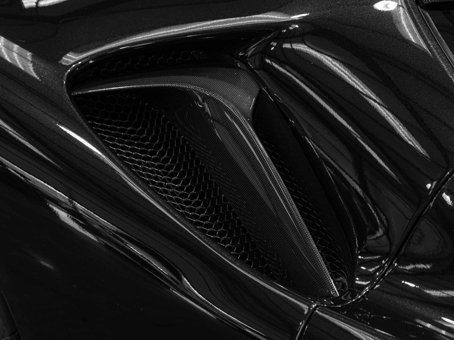 Used Ferrari SF90 Stradale 2021 for sale - 77229589: Photo 15